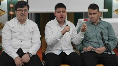 Bursa’nın Nilüfer İlçesi’nde görme engelli öğrenciler Kuran Kursu’nda öğrendikleri Braille