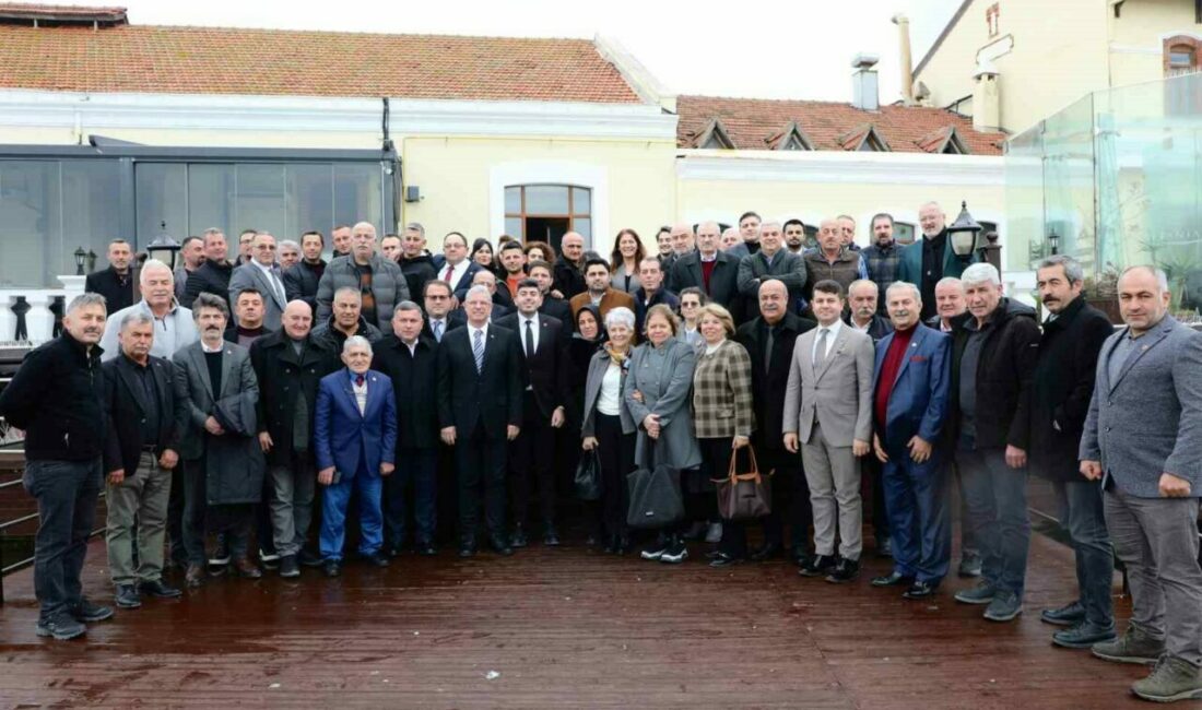 Mudanya’da muhtarlarla ortak akıl toplantısı Mudanya Belediye Başkanı Deniz Dalgıç, muhtarlarla yaptığı değerlendirme toplantısında 2024