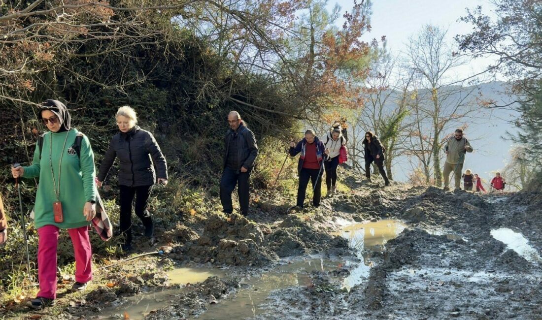 Mysia Yolları’nda 11 kilometrelik keşif yolculuğu Nilüfer Belediyesi’nin Mysia Yolları’nda düzenlediği yürüyüşe katılan doğaseverler, Dağyenice’den Misi’ye