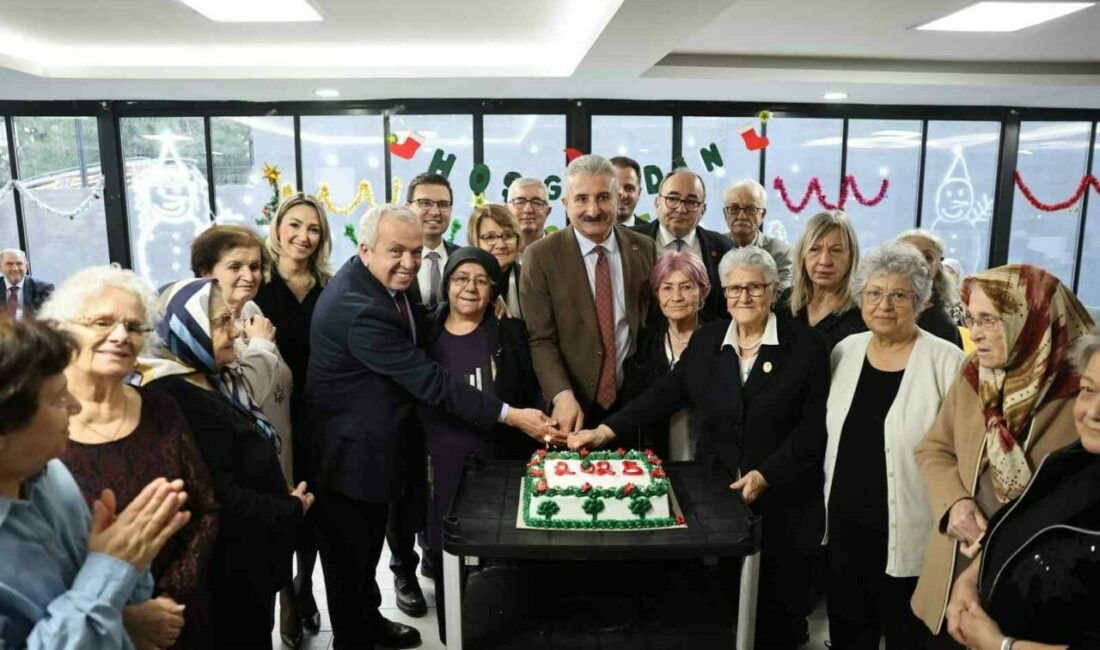 Nilüfer’de huzurevi sakinlerinden yeni yıla keyifli karşılama Nilüfer Belediyesi İzzet Şadi Sayarel Huzurevi sakinleri, yeni yılı Nilüfer