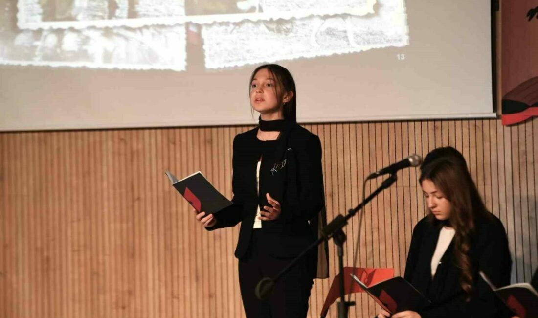 Nutuk Osmangazi’de teatral gösteriyle anlatıldı Türkiye Cumhuriyeti’nin kuruluşuna ışık tutan en önemli eserlerinden biri olan