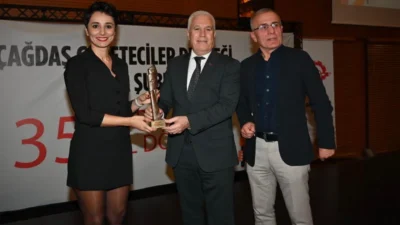 Çağdaş Gazeteciler Derneği Bursa Şubesi’nin 35. Kuruluş Yıldönümü’nün kutlandığı gecede,