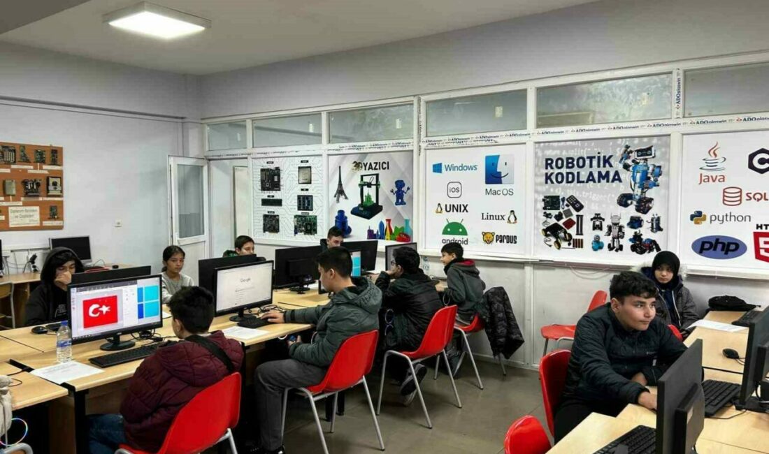 Ortaokul öğrencilerine yönelik zanaat atölyeleri uygulamaları başladı Milli Eğitim Bakanlığı tarafından ortaokul öğrencilerine yönelik başlatılan zanaat atölyeleri