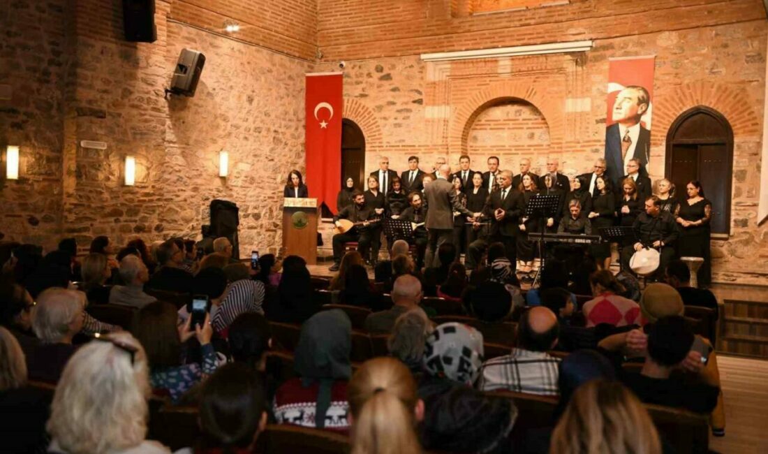 Osmangazi Belediyesi Türk Halk Müziği Topluğu, verdiği konserle Osmangazi’de yaşayan