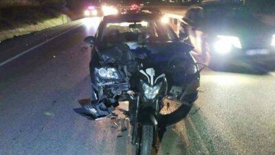 Bursa-Çanakkale kara yolu üzerinde otomobilin çarptığı motosikletteki 2 kişi savrularak