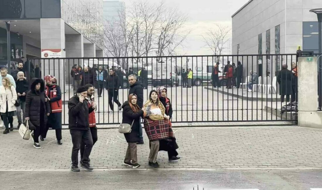 Otopsileri yapılan işçilerin naaşı Balıkesir’e gönderildi Balıkesir’de mühimmat fabrikasındaki patlamada hayatını kaybeden işçilerin cenazesi, Bursa Adli
