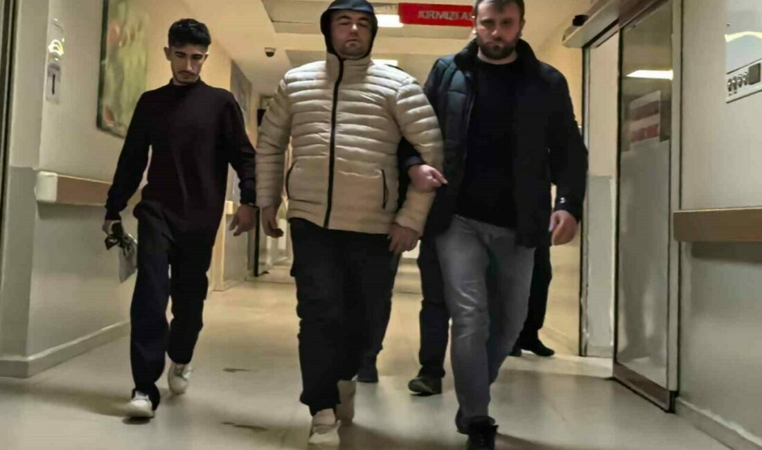 Polis ekipleri 3 uyuşturucu tacirini kovalamaca sonucu yakaladı Bursa’nın İnegöl ilçesinde Narkotik Büro Amirliği ekipleri, 3 uyuşturucu tacirini