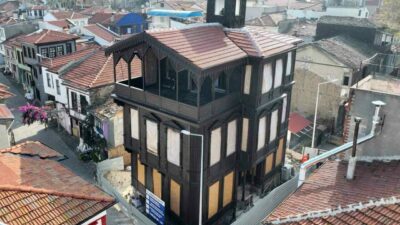 Mudanya Belediyesi, Girit Sokağı’nın simge yapılarından tarihi konağı “Cumhuriyet Müzesi”ne