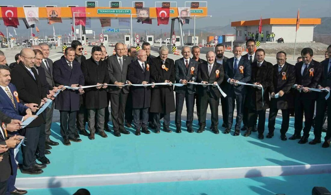 TEKNOSAB Kavşağı açılışında konuşan AK Parti Bursa Milletvekili Mustafa Varank,