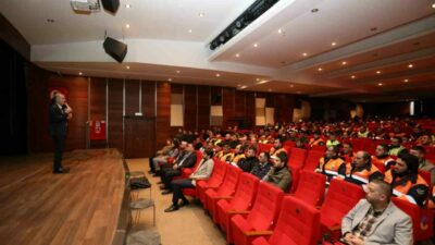 İnegöl Belediyesi’nin yalın belediyecilik faaliyetleri kapsamında başlattığı “Yalın Temelleri Eğitimi”