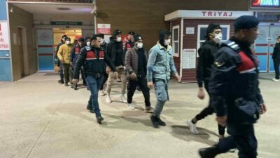 Bursa’nın İnegöl ilçesi Jandarma Komutanlığı ekipleri ülkeye kaçak yollarla giren
