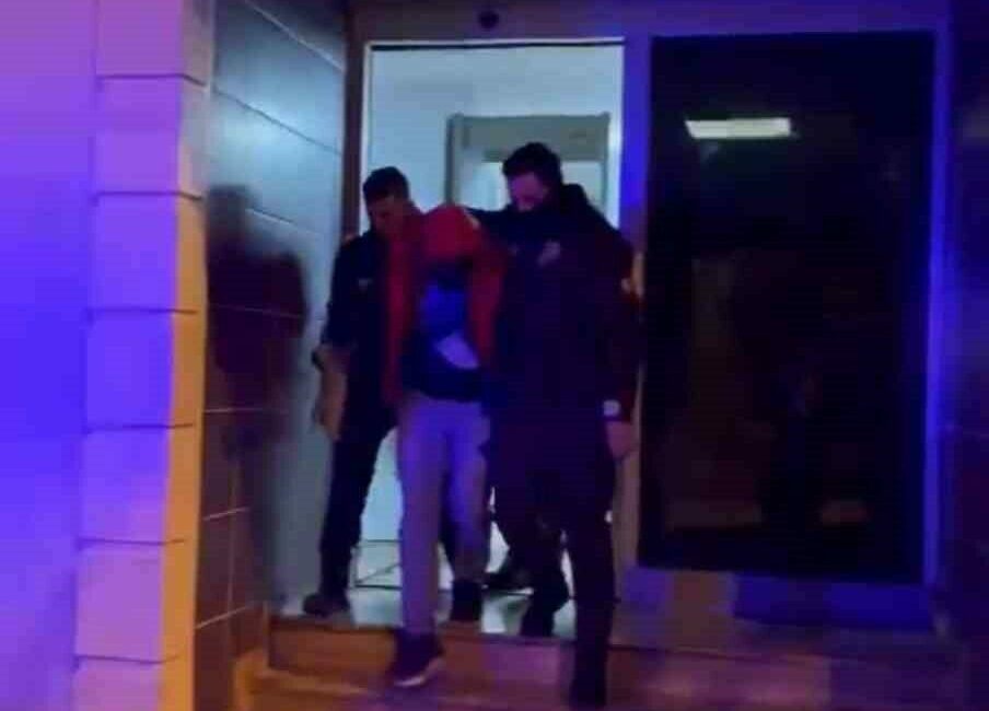 Bursa’da devriye attığı sırada bir şahıstan şüphelenen gece kartalları, şahsın