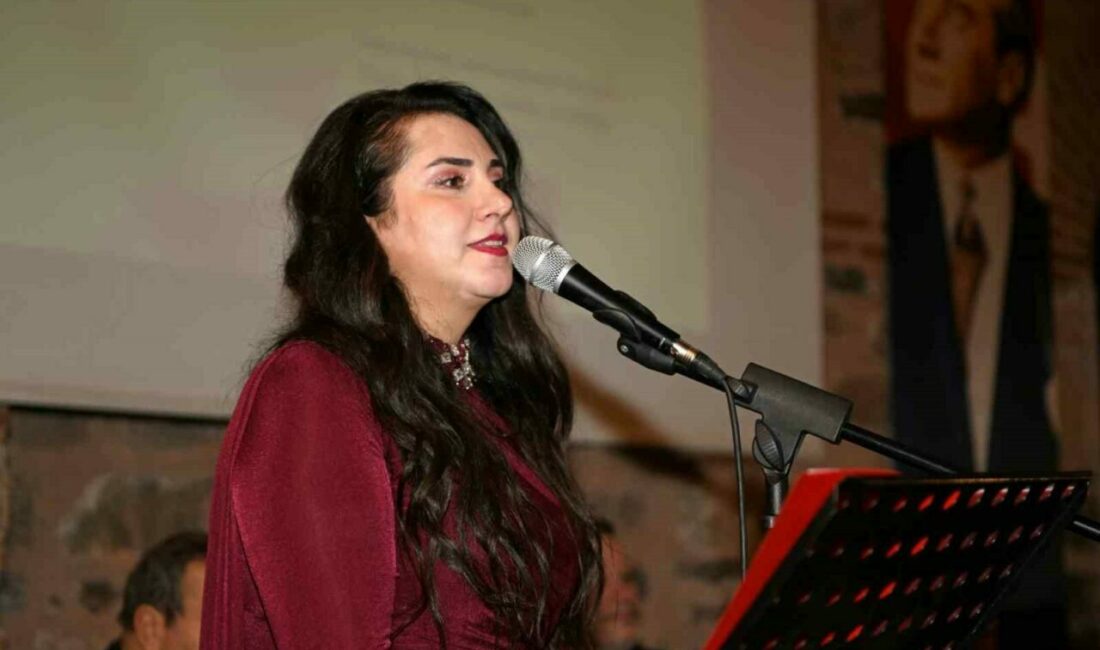 Yazdığı en özel şiirlerini Osmangazi’de okudu Osmangazi Belediyesi’nin düzenlediği Türk Sanat Müziği eşliğinde şiir dinletisi etkinliğinde