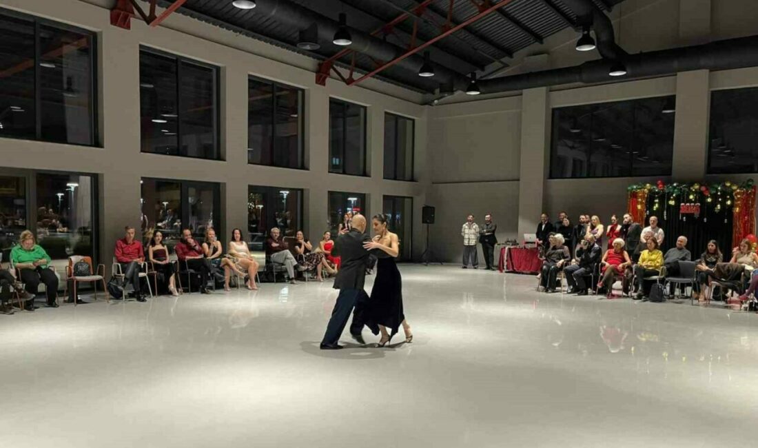 Yeni yılı ‘Milango Gecesi’ ile karşıladılar Nilüfer Pancar Deposu’nda düzenlenen ‘Yeni Yıl Milonga Gecesi’nde tango tutkunları