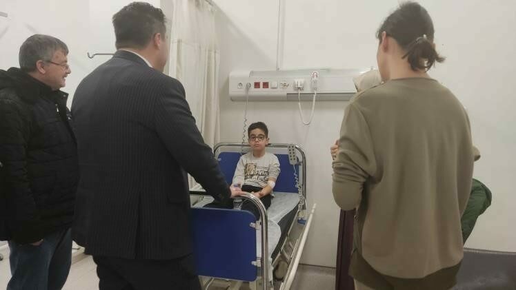 Yenişehir’de çok sayıda kişi zehirlenmişti… Tavuk döner masum çıktı Bursa’nın Yenişehir ilçesinde 47 kişinin tavuk dönerden zehirlendiği iddiasıyla mühürlenen