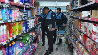 Yıldırım Belediyesi Zabıta Müdürlüğü ekipleri, vatandaşların sağlığını korumak ve güvenli