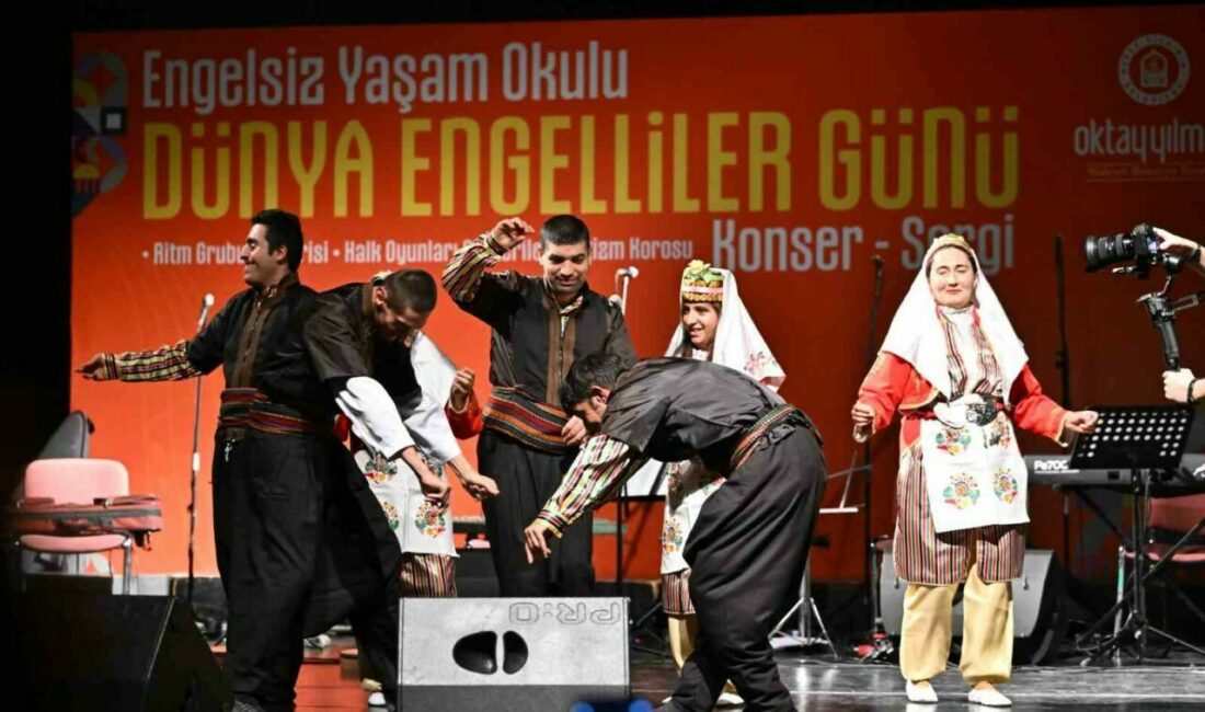 Yıldırım’da özel solistler gönüllerde taht kurdu Yıldırım Belediyesi engelsiz yaşam okulunda eğitim gören öğrenciler tarafından verilen