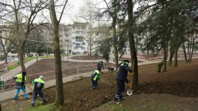 Yıldırım Belediyesi Park ve Bahçeler Müdürlüğü Ekipleri, parklarda bakım ve