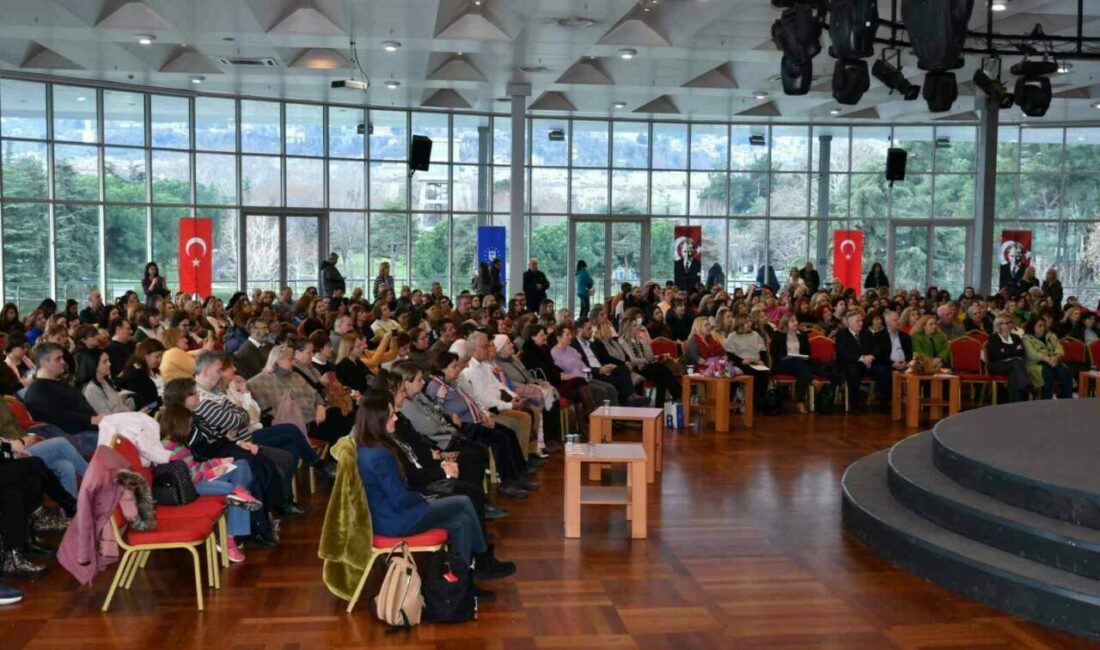 Yunanistanlı eğitimcilerden Bursa’ya ziyaret Bursa Büyükşehir Belediyesi, Yunanistan’dan gelen 350 eğitimciyi Bursa’da ağırlayarak kentin