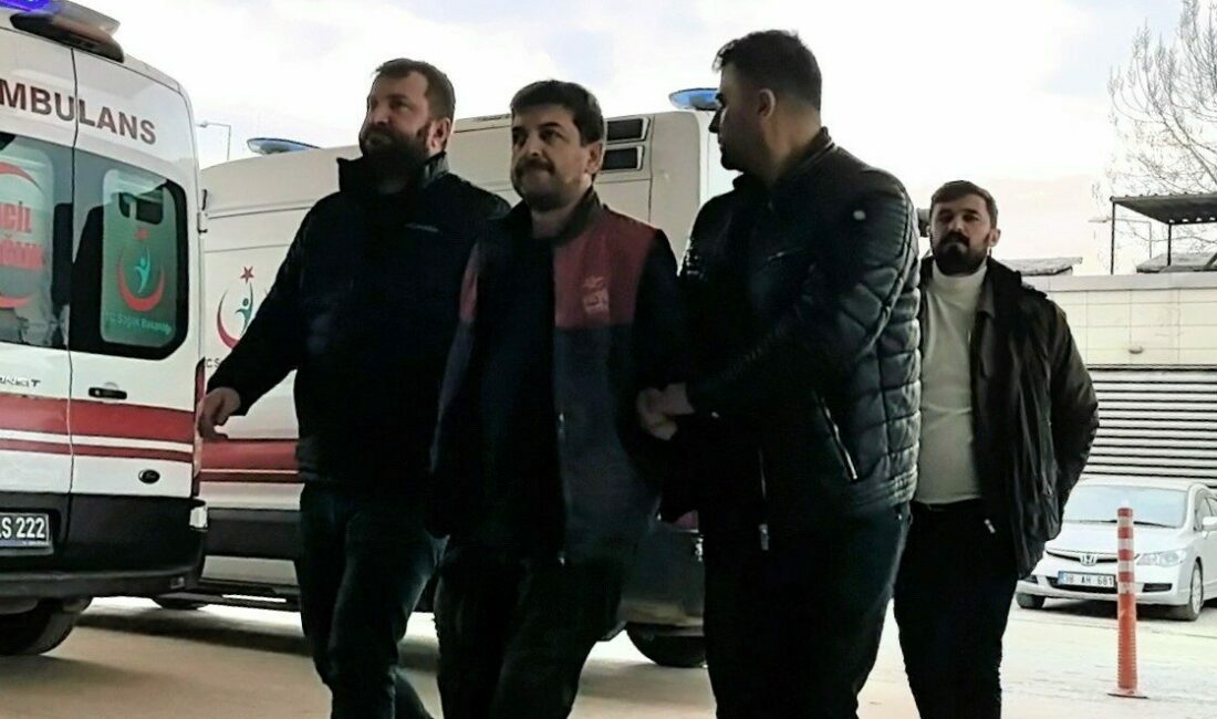 100 milyon TL’lik karşılıksız çek veren şahıs yakalandı Bursa’nın İnegöl ilçesinde piyasaya 100 milyon TL’lik karşılıksız çek veren