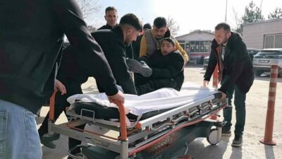 Bursa’nın İnegöl ilçesinde elektrikli bisikletiyle otomobilin altında kalan 12 yaşındaki
