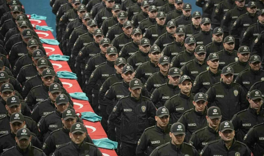 388 gece bekçisi yemin etti Bursa’da eğitimlerini tamamlayan 388 çarşı ve mahalle bekçisi yemin ederek
