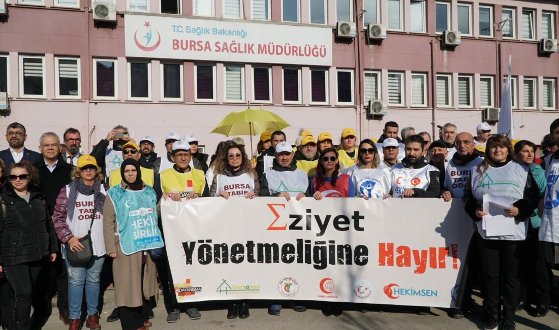 Bursa’da sağlık çalışanları iş bıraktı Bursa’da Aile Sağlığı Merkezi çalışanları, performansa dayalı ‘eziyet yönetmeliği’ olarak