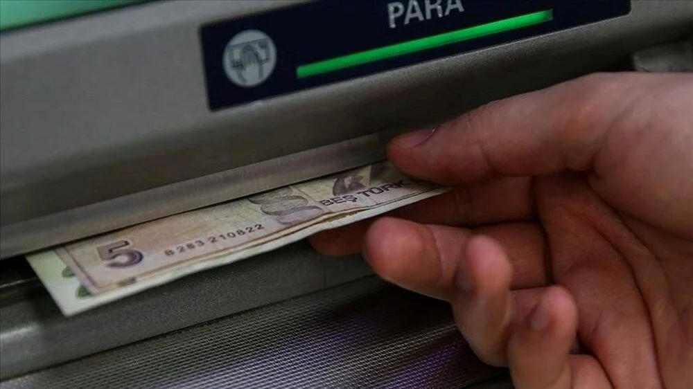 Emekli promosyonları 2025 yılında ne kadar olacak? Rekor artış kapıda Emekli banka promosyonlarının 2025 yılında ne kadar olacağı, emekli olmaya