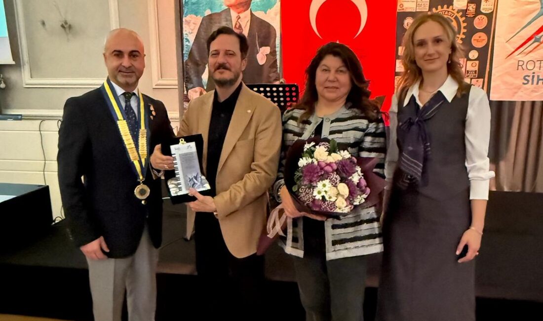 Bursalı ünlü müzisyen Mehmet Ali Sanlıkol’a Rotart Meslek Hizmet Ödülü Yıldırım Bayezid Rotary Kulübü, 2024-2025 Döneminde “Rotary Meslek Hizmet Ödülü”nü,