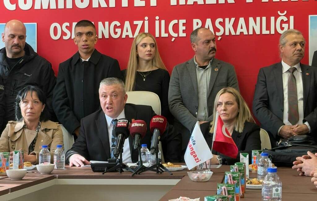 CHP Osmangazi seçime gidiyor! Barış Güvenç adaylığını açıkladı CHP Osmangazi İlçe Başkanlığı 2 Şubat’ta seçime gidiyor. Bu kapsamda