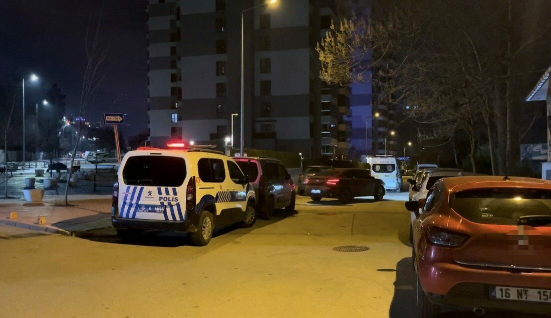 Adres sorduğu kişiyi “Ne demek adresi bilmiyorsun” deyip vurdu Bursa’da bir şahıs, kafenin önünde bekleyen kişiye adres sordu. Adresi