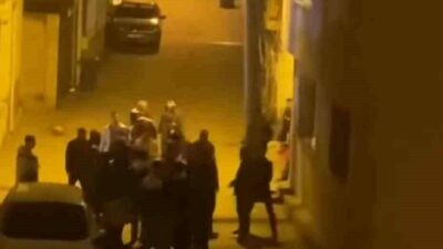 Bursa’da asker eğlencesi sonrası 2 grup sokak ortasında birbirine girdi.