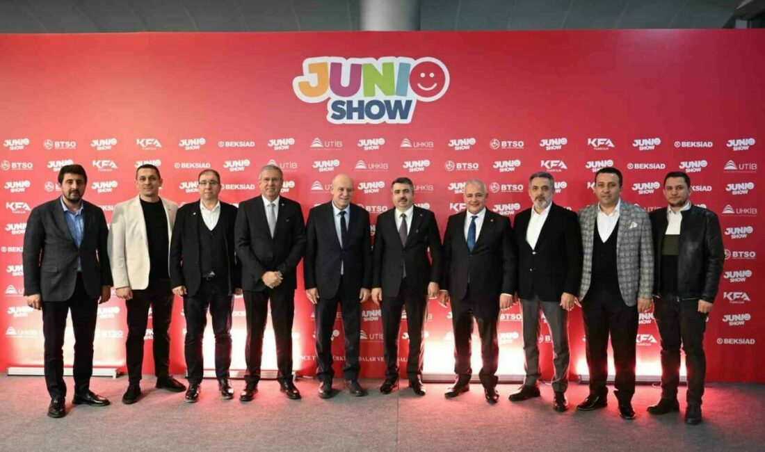 Başkan Yılmaz’dan JUNIOSHOW’a tam destek Yıldırım Belediye Başkanı Oktay Yılmaz, 2 yıllık aranın ardından sektörü