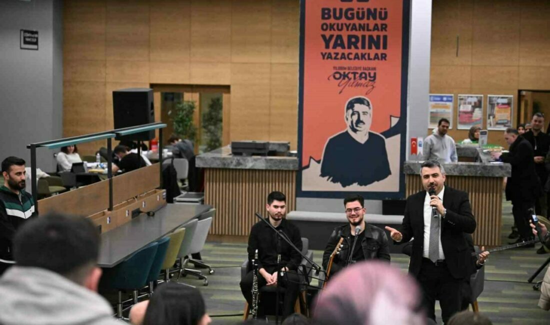 Başkan Yılmaz’dan uyumayan öğrencilere ziyaret Yıldırım Belediye Başkanı Oktay Yılmaz, yılın son gününde Mümine Şeremet