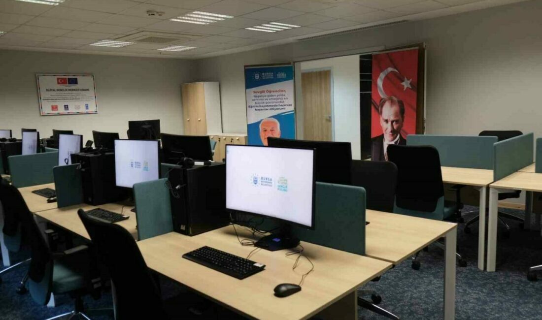 Bursa’da Dijital Gençlik Merkezi açıldı Birleşmiş Milletler Kalkınma Programı (UNDP) ve Türkiye Belediyeler Birliği (TBB)