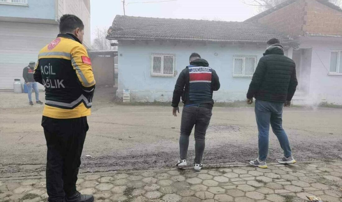 Bursa’da ekiplere teslim olmayan şüpheli 18 saattir direniyor Bursa’nın İnegöl ilçesinde bir evi kundaklandığı iddia edilen şüpheli, evine