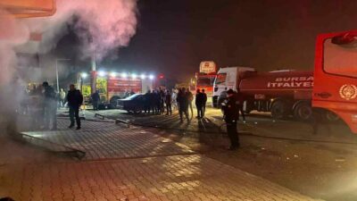 Bursa’nın İnegöl ilçesinde faaliyet gösteren bir marketin deposunda yangın çıktı.