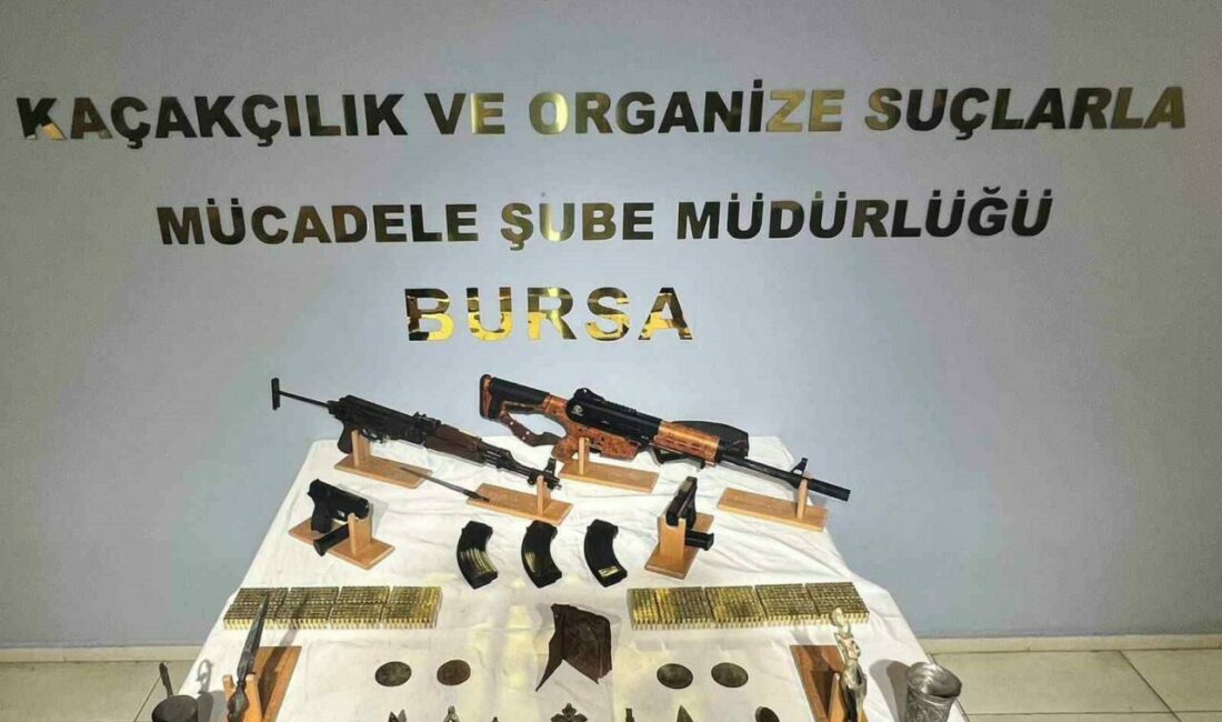 Bursa’da ruhsatsız silah ve tarih eser kaçaklığı yapanlara operasyon : 2 kişi tutuklandı Bursa’da ruhsatsız silah imal edip ve ticareti, aynı zamanda tarihi