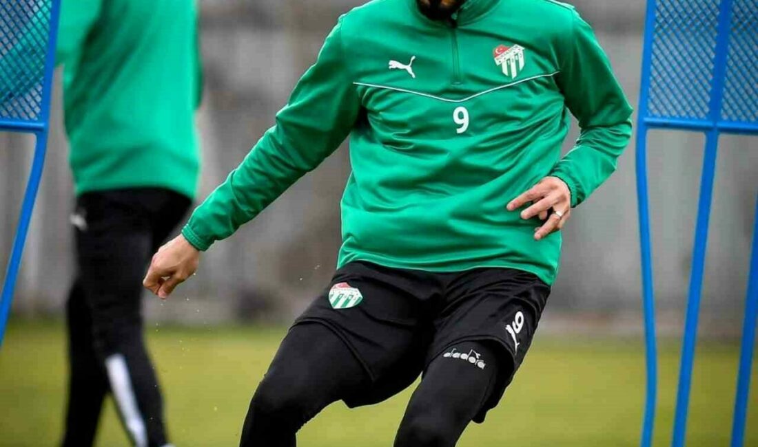 Bursaspor’da Ergene Velimeşe Spor maçı hazırlıkları devam ediyor Bursaspor, sahasında Ergene Velimeşe Spor ile oynayacağı maçın hazırlıklarına öğle