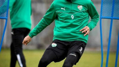 Bursaspor, sahasında Ergene Velimeşe Spor ile oynayacağı maçın hazırlıklarına öğle