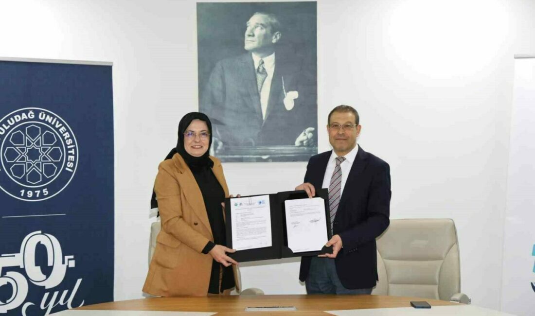 BUÜ’den engelsiz üniversite işbirliği Toplumsal sorumluluk bilinciyle faaliyetlerini sürdüren Bursa Uludağ Üniversitesi (BUÜ), dezavantajlı