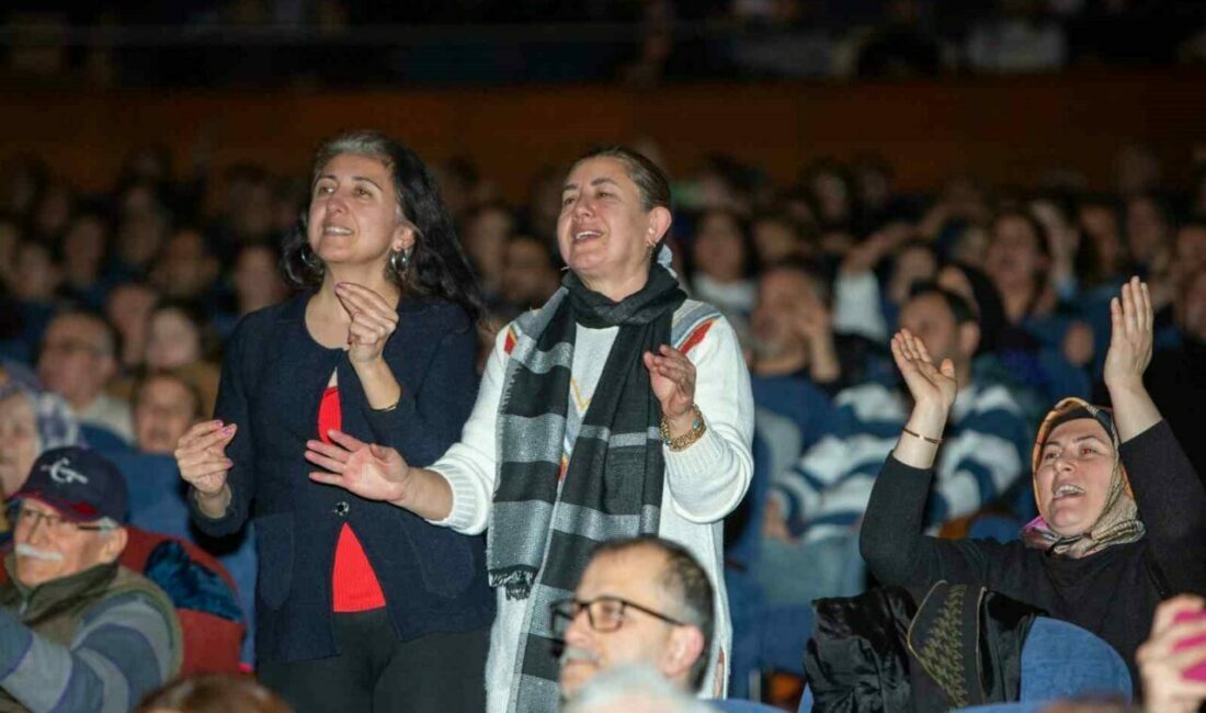 Çalgıcı Mektebi Roman Orkestrası’ndan muhteşem konser Bursa Büyükşehir Belediyesi Çalgıcı Mektebi Roman Orkestrası tarafından kuruluşunun 15.