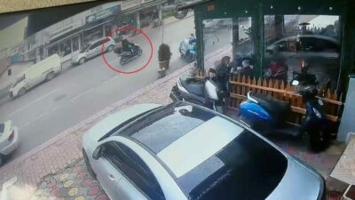 Bursa’nın İznik ilçesinde yağış sebebiyle kayganlaşan yolda direksiyon hakimiyetini kaybederek