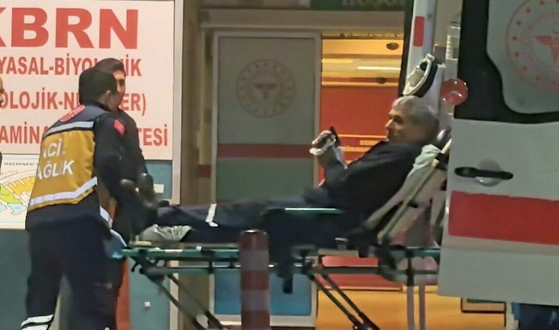 Elini makineye kaptıran işçi yaralandı Bursa’nın İnegöl ilçesinde mobilya fabrikasında elini makineye kaptıran işçi yaralandı.