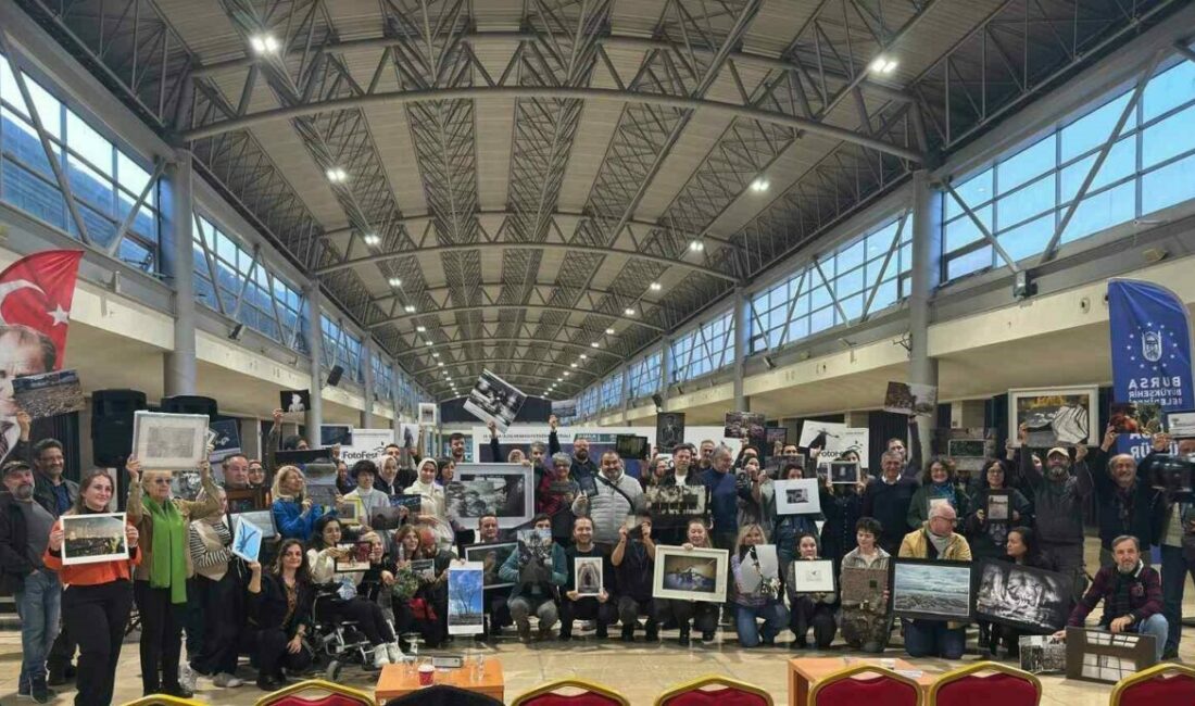 Fotofest ile fotoğraf sanatının kalbi Bursa’da attı Bursa Büyükşehir Belediyesi, Bursa Kent Konseyi ve Bursa Fotoğraf Sanatı