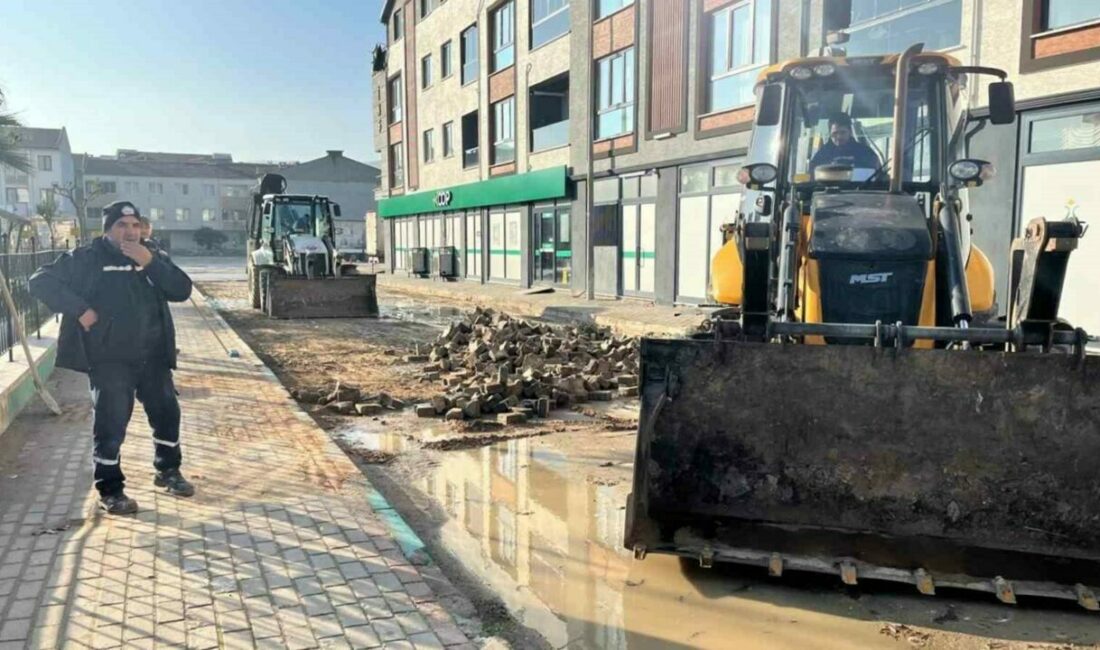 Gemlik Belediyesi’nden asfalt ve kaldırım atağı Gemlik Belediyesi Fen İşleri Müdürlüğü ekipleri, bazı mahallelerde yol onarımı