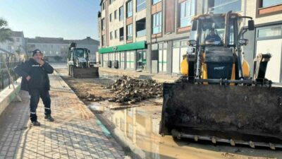 Gemlik Belediyesi Fen İşleri Müdürlüğü ekipleri, bazı mahallelerde yol onarımı