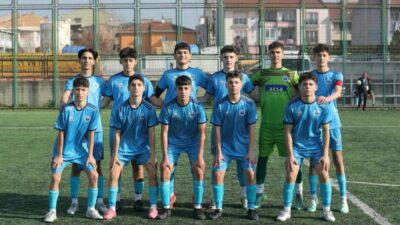Gemlik Belediyespor U16 Takımı, sahasında oynadığı Bursa Ahıska Spor Kulübü