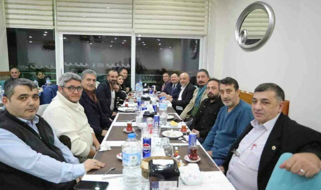 Gemlik Gazeteciler Cemiyeti’nde Kongre Heyecanı Gemlik Gazeteciler Cemiyeti’nde kongre heyecanı yaşandı Gemlik Gazeteciler Cemiyeti 1.