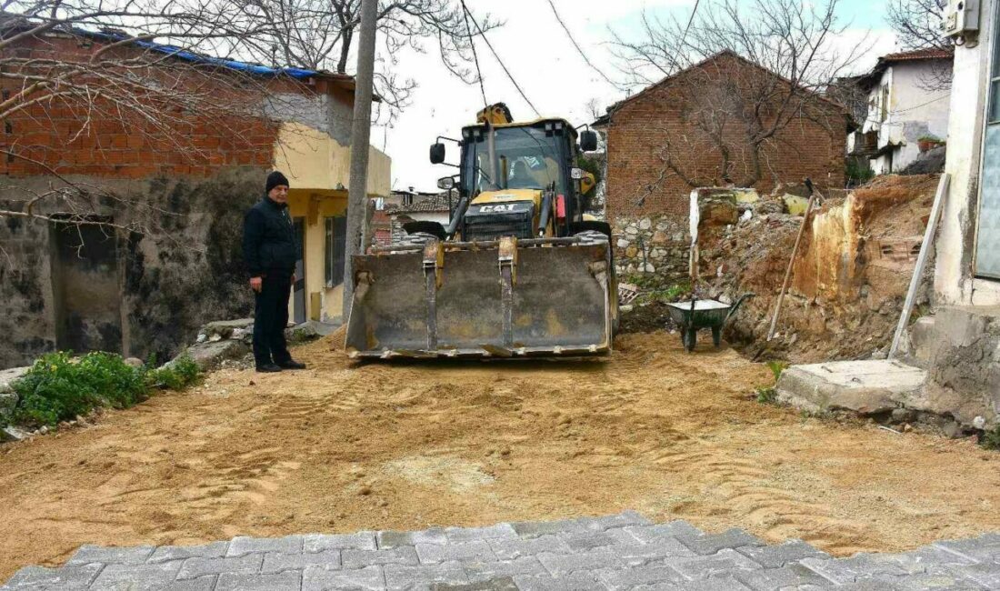 Gemlik’in yolları ve meydanları yenileniyor Gemlik Belediyesi, kırsal ve merkez mahallelerde ulaşımı daha konforlu hale